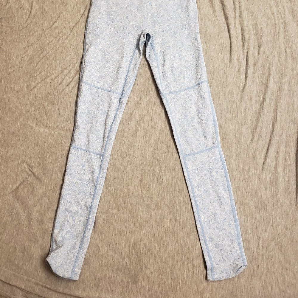 Gymshark Dry Light Blue Sports Bra and Leggings - Picture 5 of 6